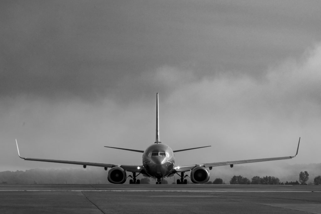 Front facing photo of a commercial airplane